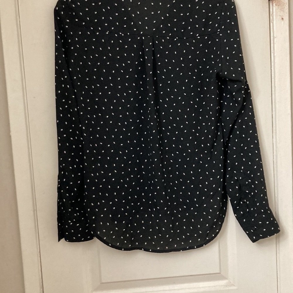 Black top - Picture 3 of 7